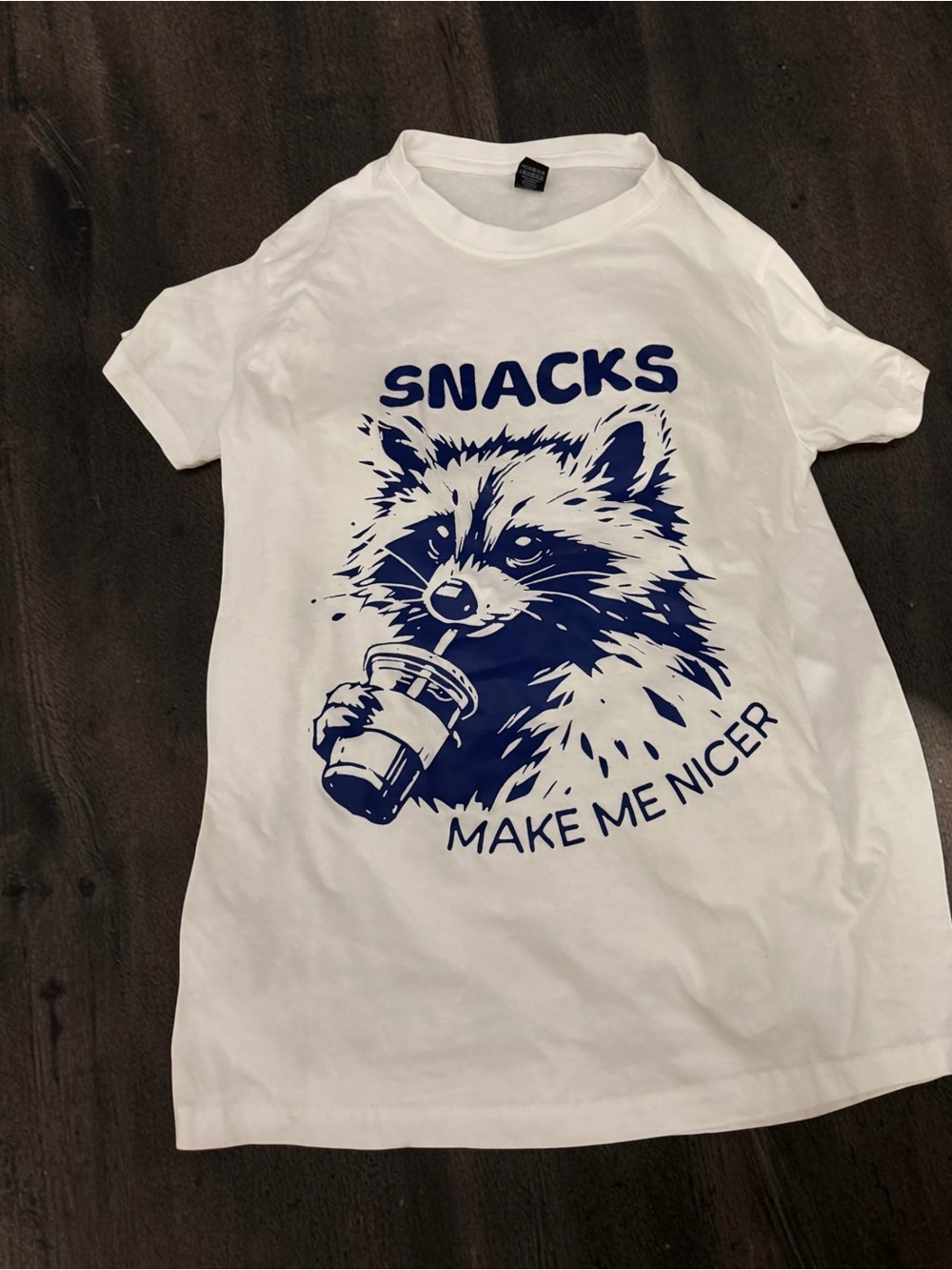 FUNNY RACOON SNACKS MAKE ME NICER GRAPHIC NOVELTY PRINT COTTON TEE SIZE SMALL
